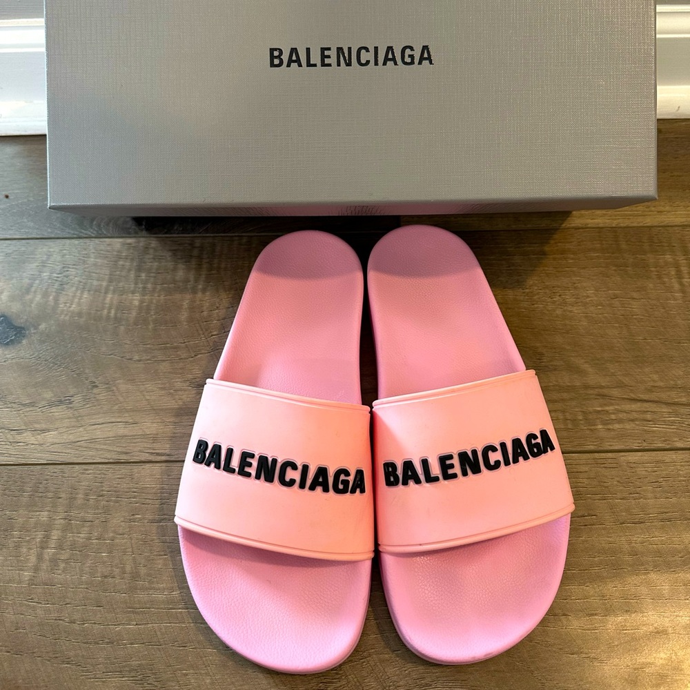 Balenciaga pool slides pink 💯 Authentic
